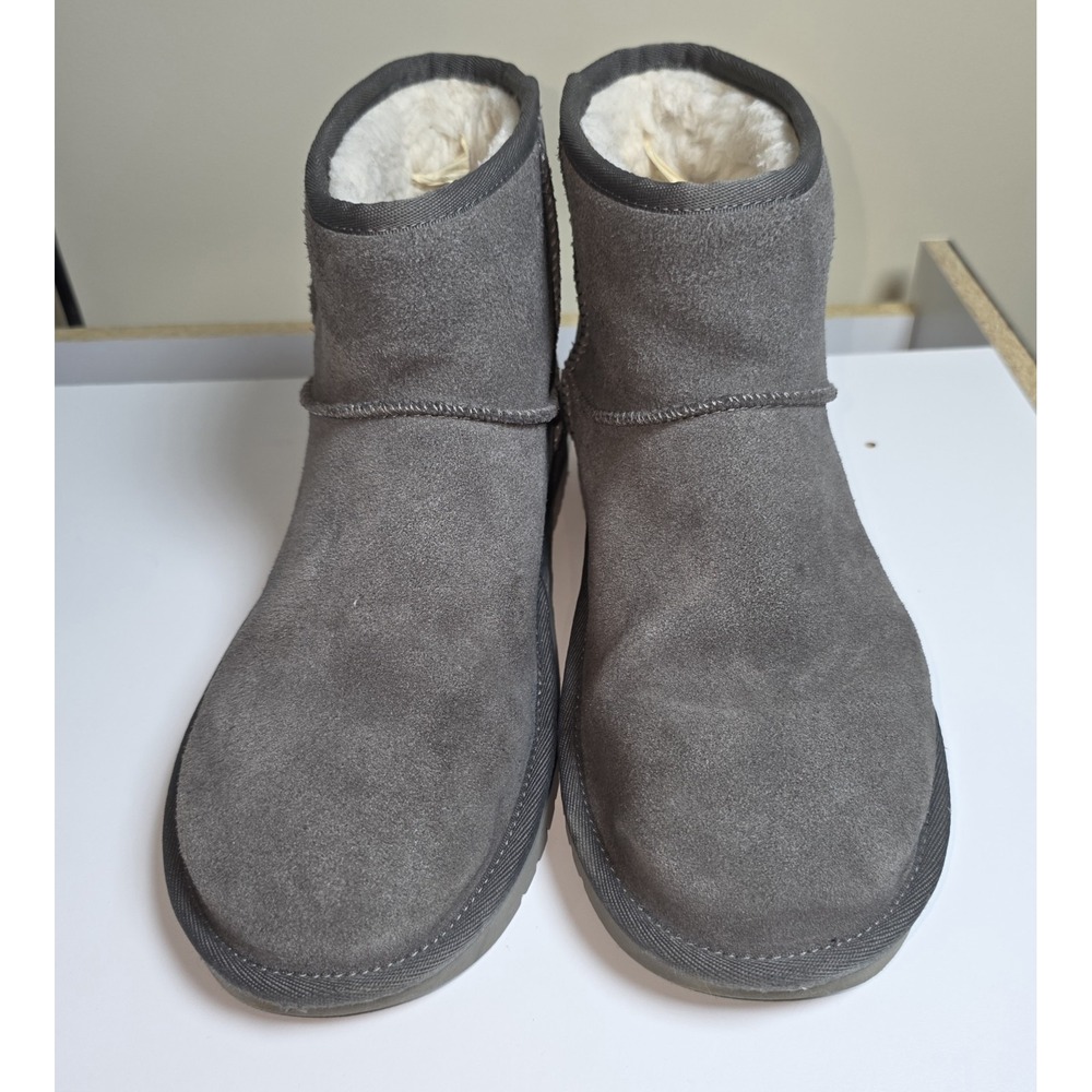 Koolaburra by UGG Women's Gray Suede Short  Shearling Boots‎ Size 10 Cozy Winter